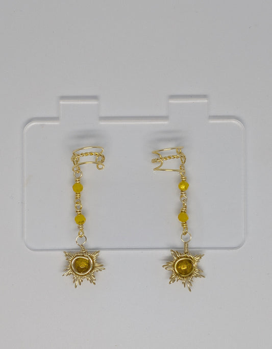 Earcuffs in Hellgold mit Sonnenanhänger