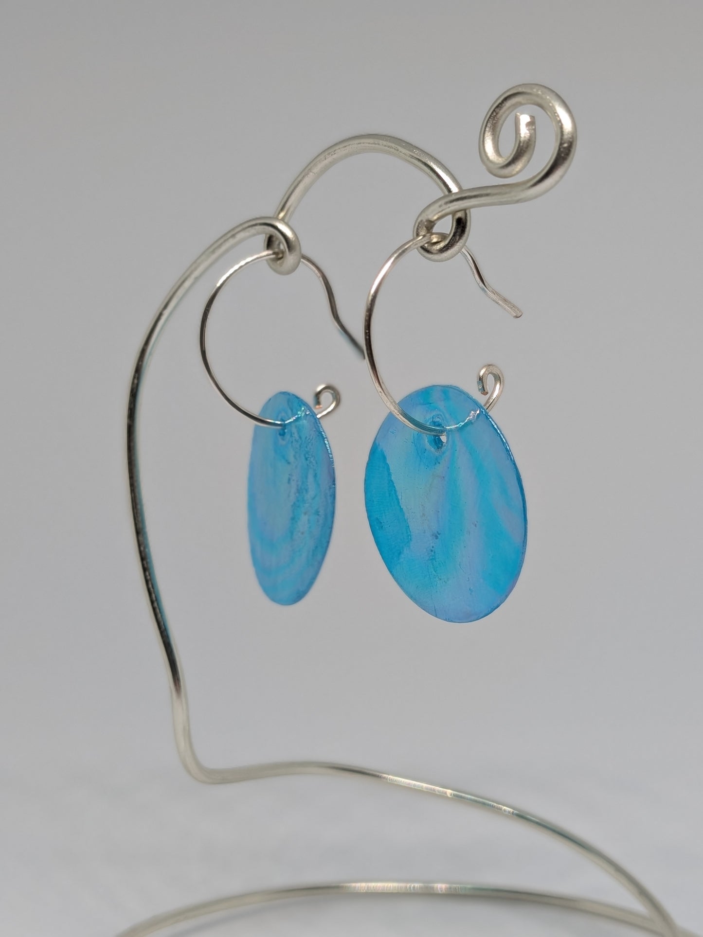 Silberne Hoops mit Muschelplättchen 